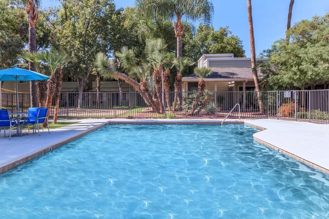 SHIMMERING SWIMMING POOL - Deerfield Village on Fort Lowell