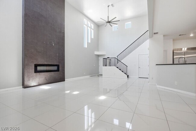 Building Photo - 7285 Winding Creek Dr