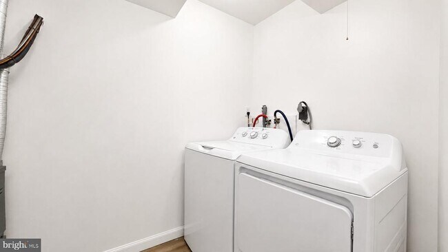 Building Photo - 4105 Farmer Pl