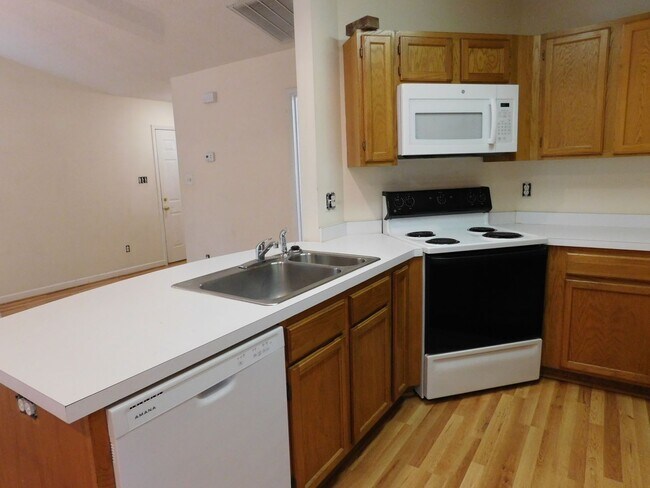 Building Photo - 210 Tobiano Dr