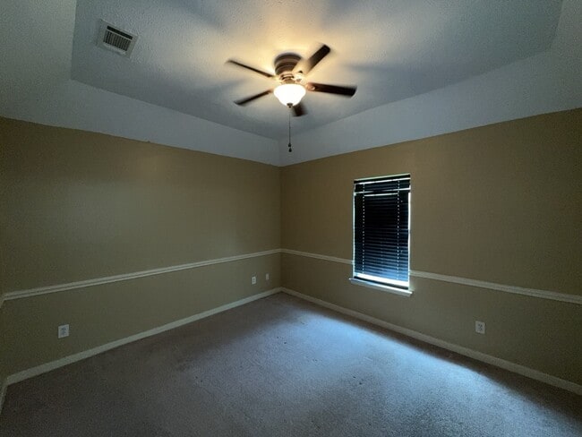 Building Photo - 1905 Christine Dr