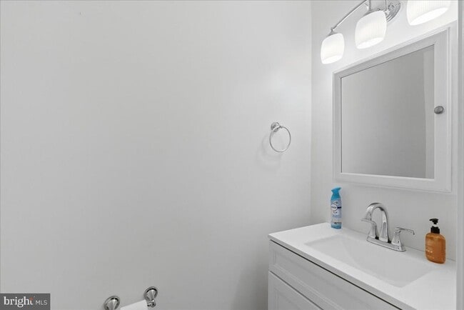 Building Photo - 8582 Adamson St