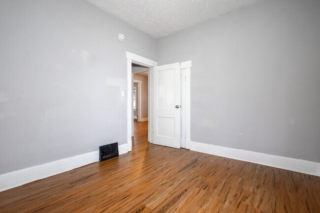 Building Photo - 1442 Plum St