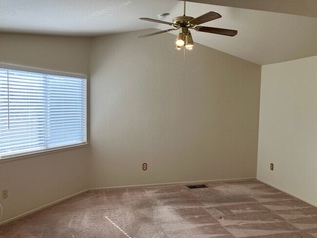 Building Photo - 1725 Branchwood Cir