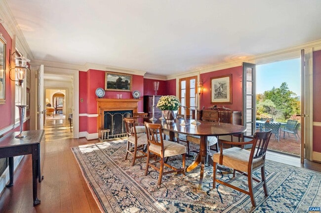 Building Photo - 640 Ivy Ln