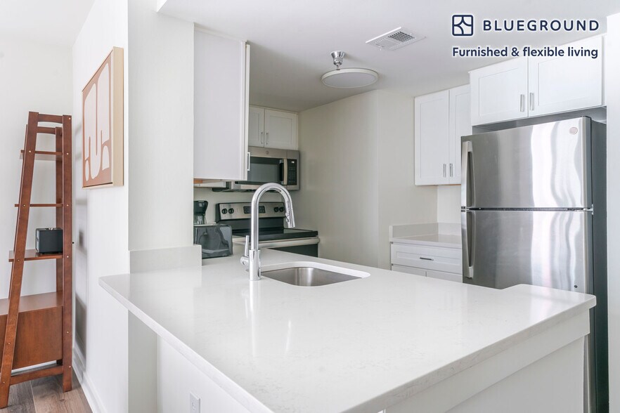 Building Photo - 400 8th St NW