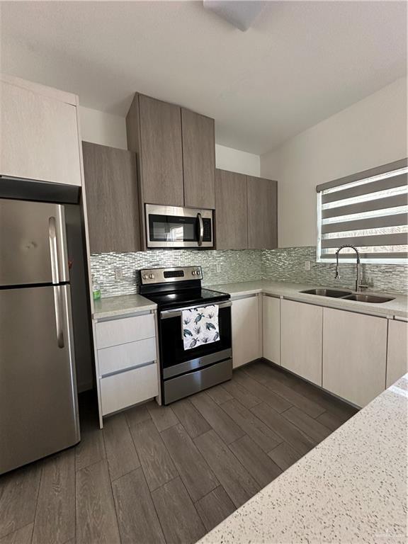 Building Photo - 10 West Dr