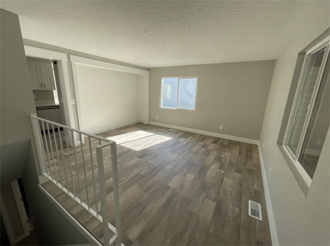 Building Photo - 945 S 900 W