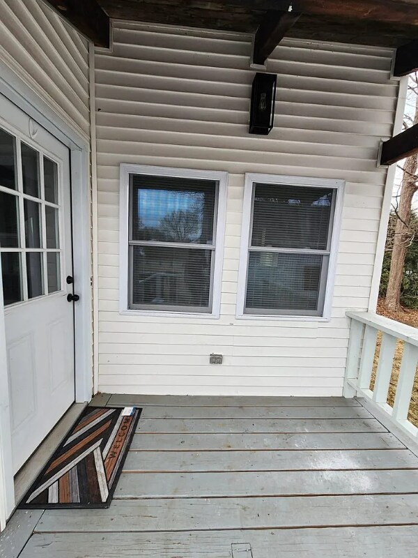 Building Photo - 5 Leonard Ave