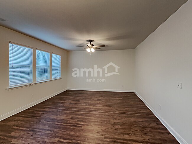 Building Photo - 132 Rivulet Dr