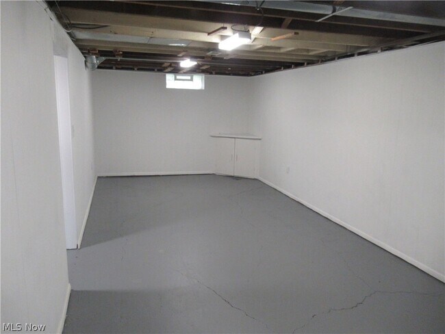 Building Photo - 86 Cowles Ave