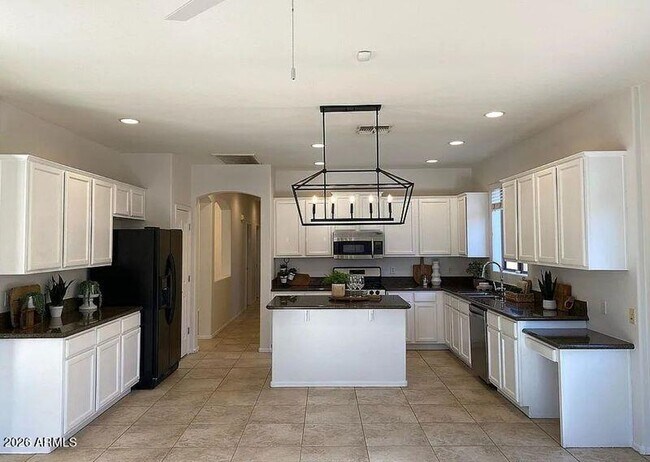 Building Photo - 6857 S Birdie Way