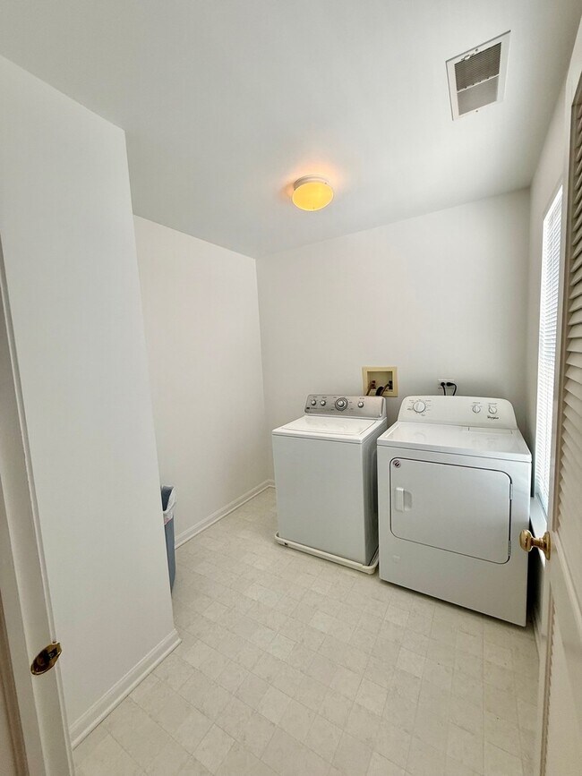 Building Photo - 4354 Shooting Star Dr