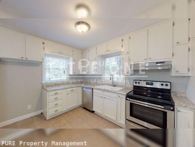 Building Photo - Price Drop Alert!  Fall Rental Specials Av...