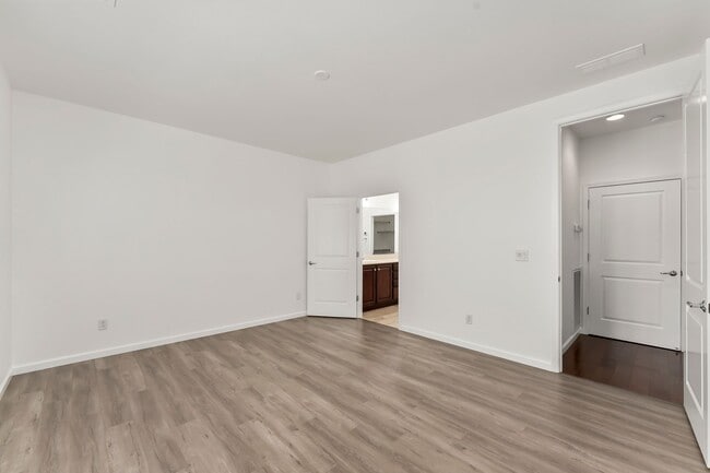 Building Photo - 9876 Sunderland Way