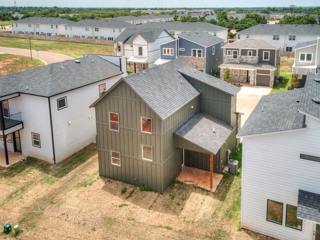 Building Photo - Beautiful New Construction Home in Edmond/...