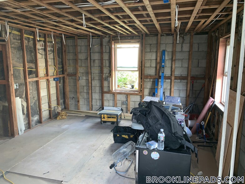 Building Photo - 49 Boylston St