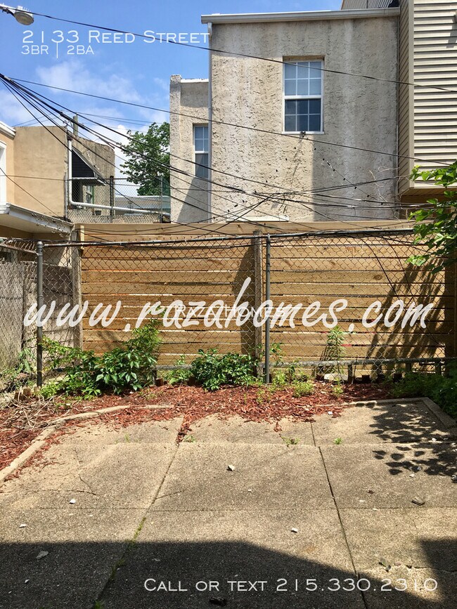 Building Photo - 2133 Reed St