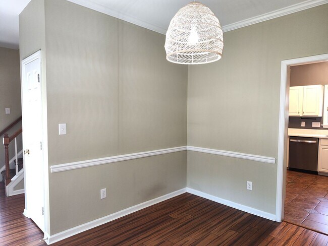 Building Photo - Stunning Corner Lot home located within a cul-de-sac in the Mitchell Glen Community!