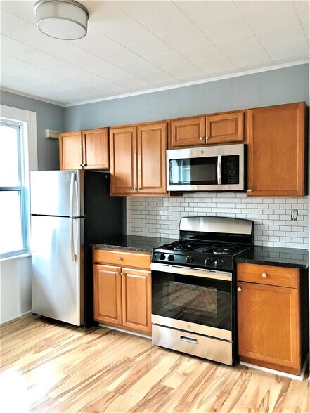 Building Photo - 27 Harborview Ave