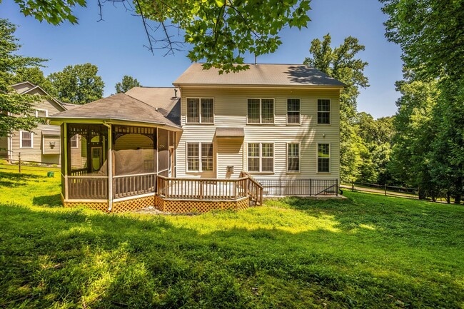 Building Photo - *Open House* 6/20 12-1 PM *