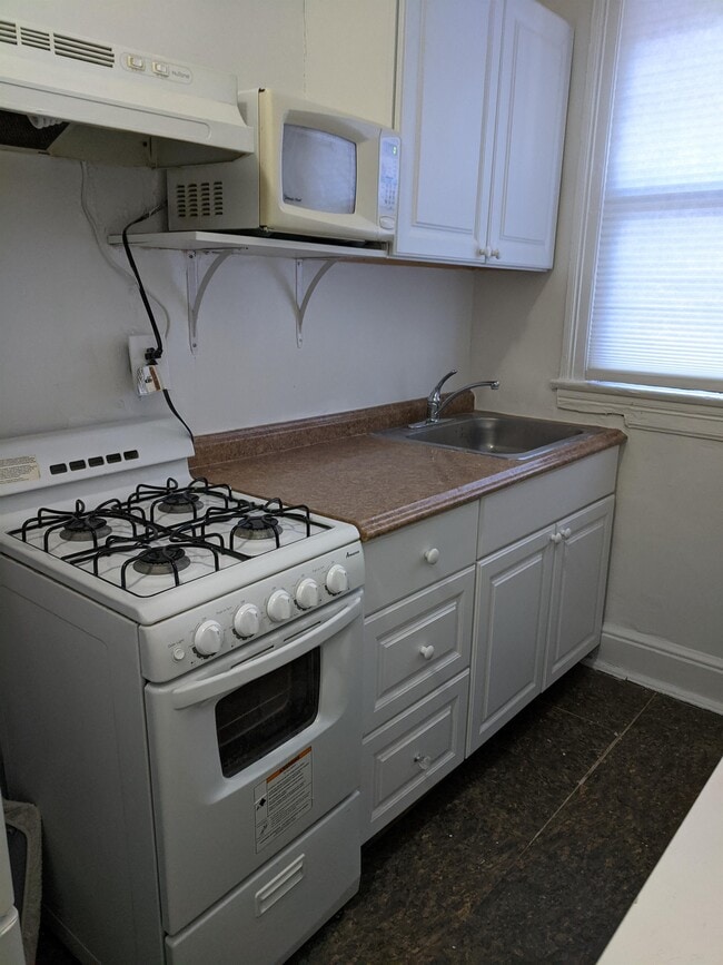 Building Photo - 1457 Park Rd NW
