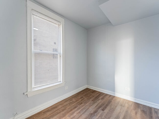 Building Photo - 1521 Grove Ave