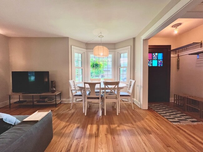 Building Photo - The Ideal TC Downtown Retreat