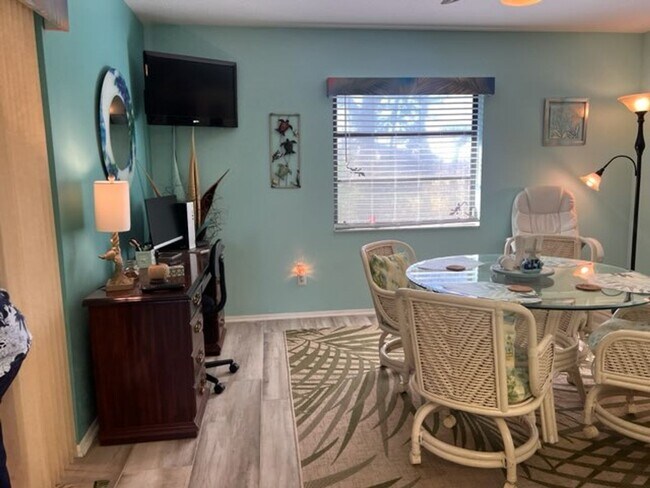 Building Photo - Bring your dog!  2 bedroom, 2 bath, Single family home in South Venice