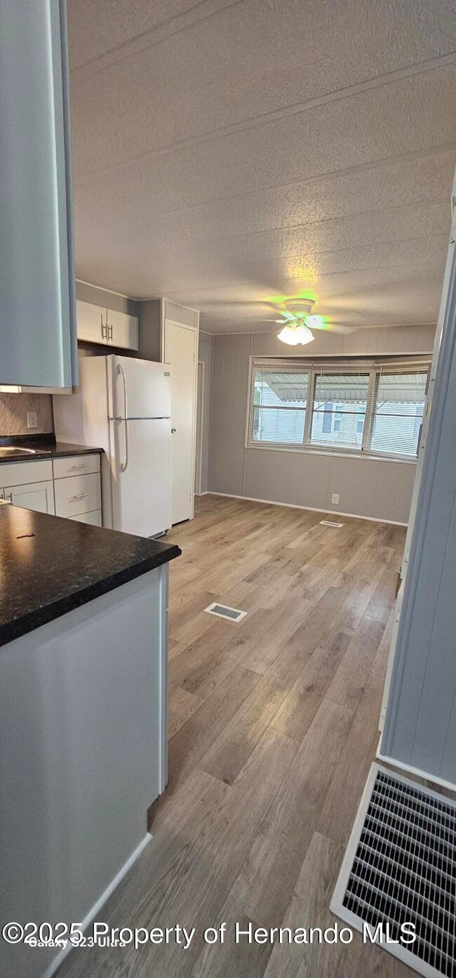 Building Photo - 15038 Brookridge Blvd