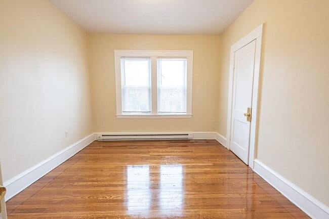 Building Photo - 72 Kensington Ave