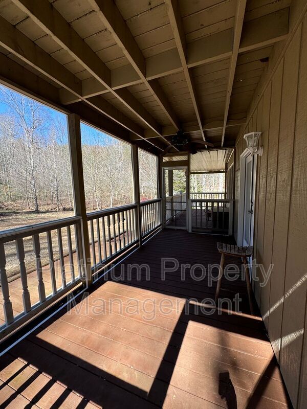 Building Photo - 971 Mountain Cove Rd