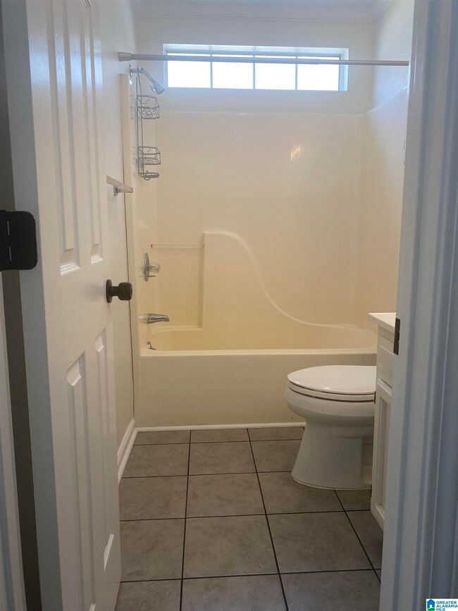 Building Photo - 432 Laurel Woods Trce