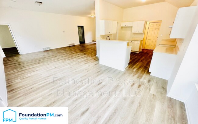 Building Photo - 3929 Wesley Forest Pl W