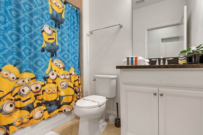 Building Photo - Welcome home to this gorgeous 4 bed 4 bath pool home!