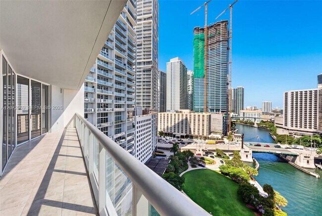 Building Photo - 465 Brickell Ave