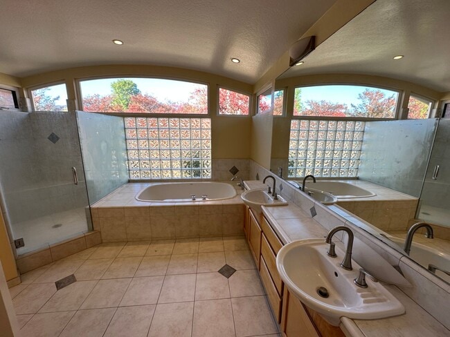 Building Photo - LOS GATOS - Beautifully upgraded property in desirable Los Gatos location, Los Gatos Schools