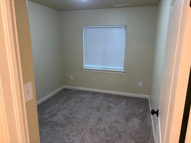 Building Photo - 14287 Rosaleen Ln