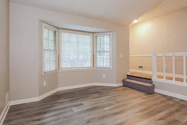 Building Photo - 1019 River Stone Ct