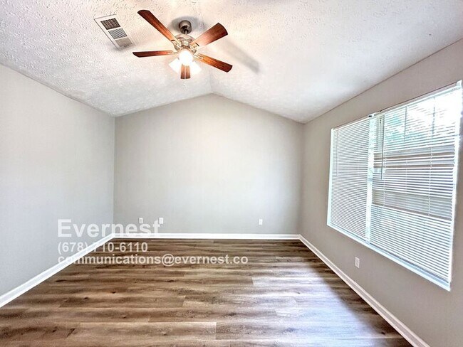 Building Photo - 9102 Fairway Ct