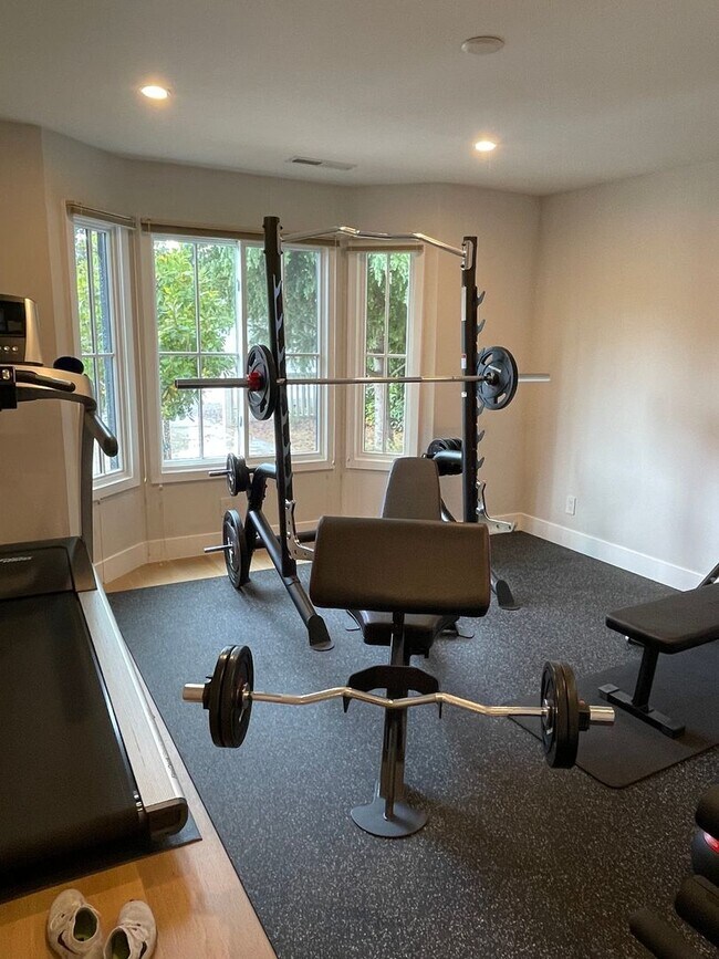 Building Photo - Stunning new build, top of the line everything, walk to town location, close to schools! INCLUDES...