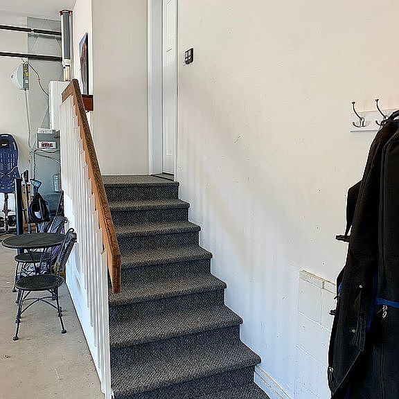 Building Photo - "Discover Your Dream Home: Spacious 4-Bedroom Sanctuary with 3 Full Baths in Beautiful Anchorage!"