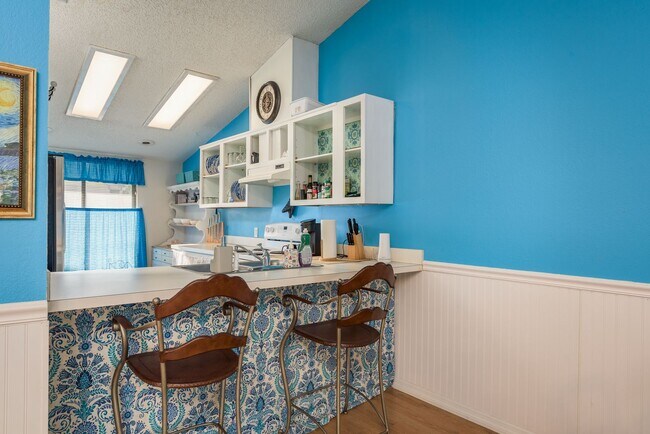 Building Photo - Beautifully Maintained 2-Bedroom, 2-Bath Villa in Tarpon Springs