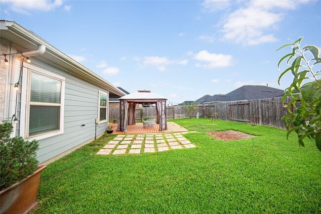Building Photo - 31206 Whitfield Ct