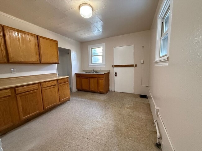 Building Photo - 97 York St