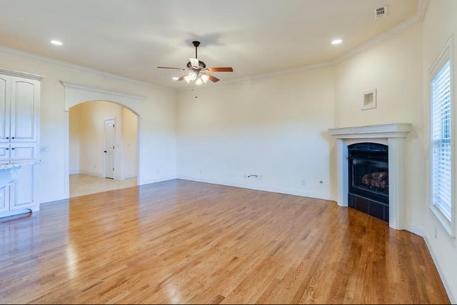 Building Photo - 5703 W Murfield Dr