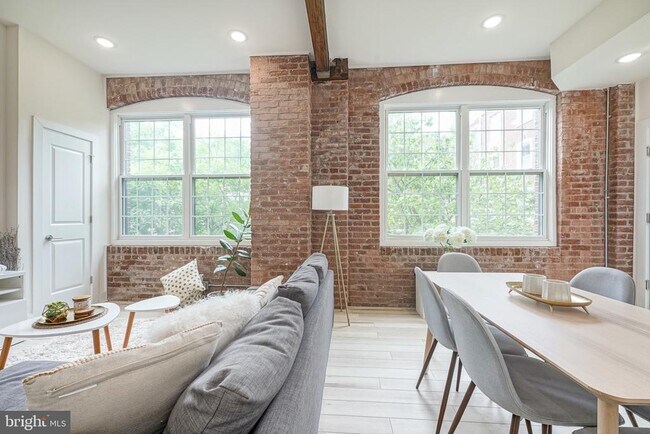 Building Photo - 1508 N Mascher St