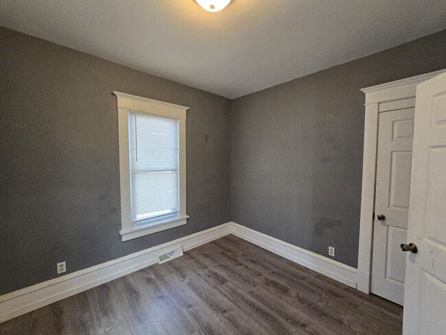 Building Photo - 1148 Columbia St