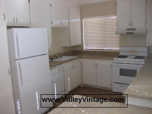 Building Photo - 11508 Moorpark St