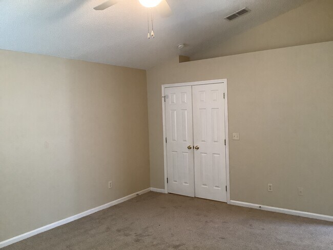 Building Photo - 3268 Volley Dr
